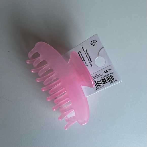 Pink Hair-clip 💕 - Picture 4 of 4